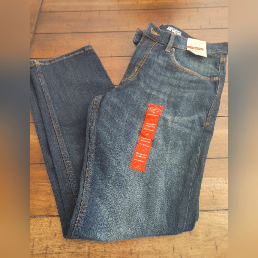 NWT Slim Straight Jeans 32x30